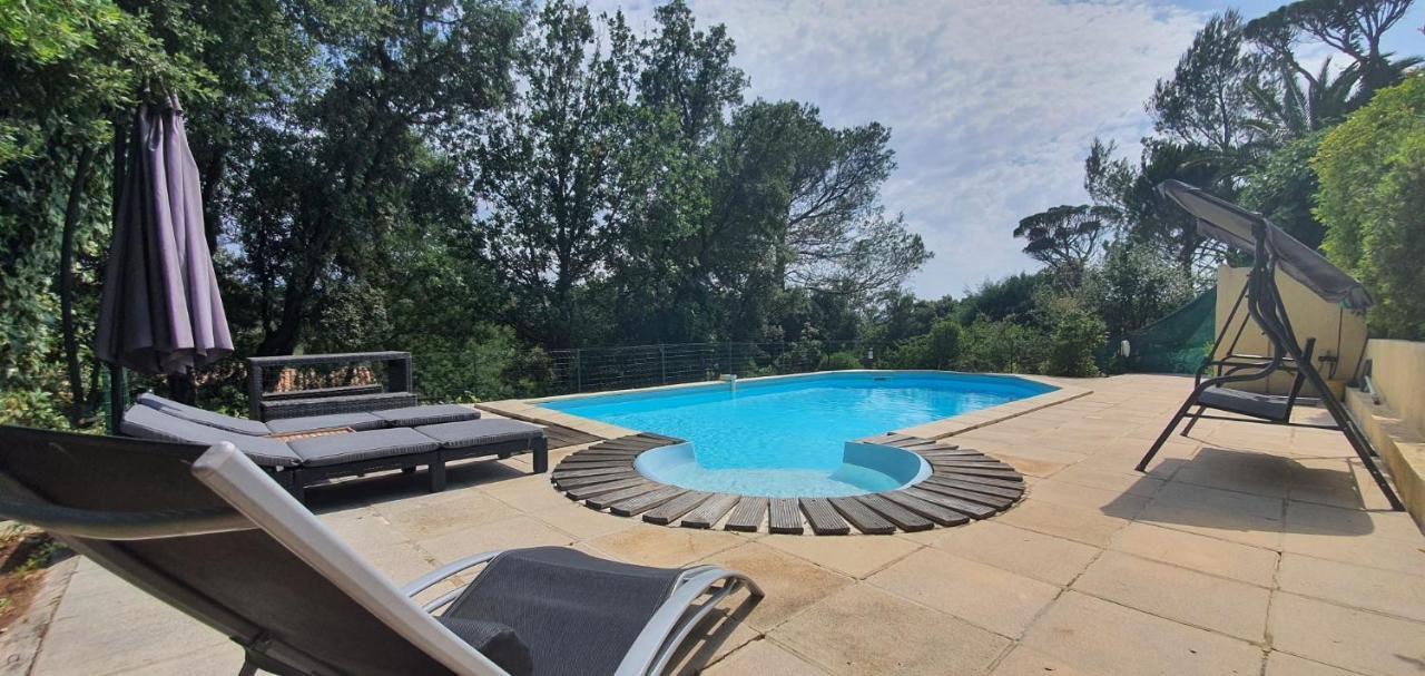 Saint Raphael - Appartement dans villa au calme à Valescure Extérieur photo