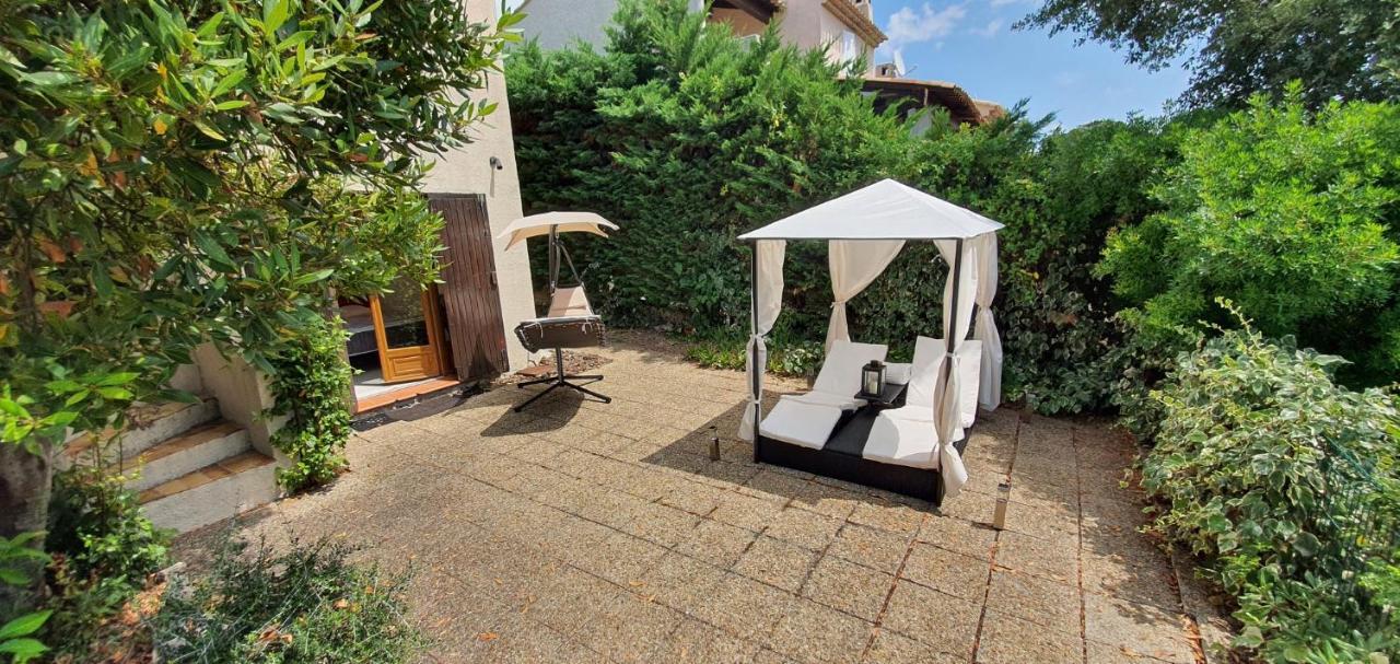 Saint Raphael - Appartement dans villa au calme à Valescure Extérieur photo