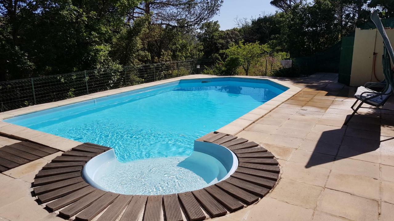 Saint Raphael - Appartement dans villa au calme à Valescure Extérieur photo