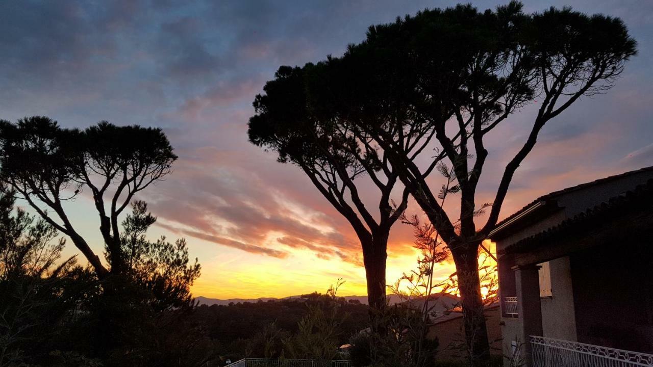 Saint Raphael - Appartement dans villa au calme à Valescure Extérieur photo
